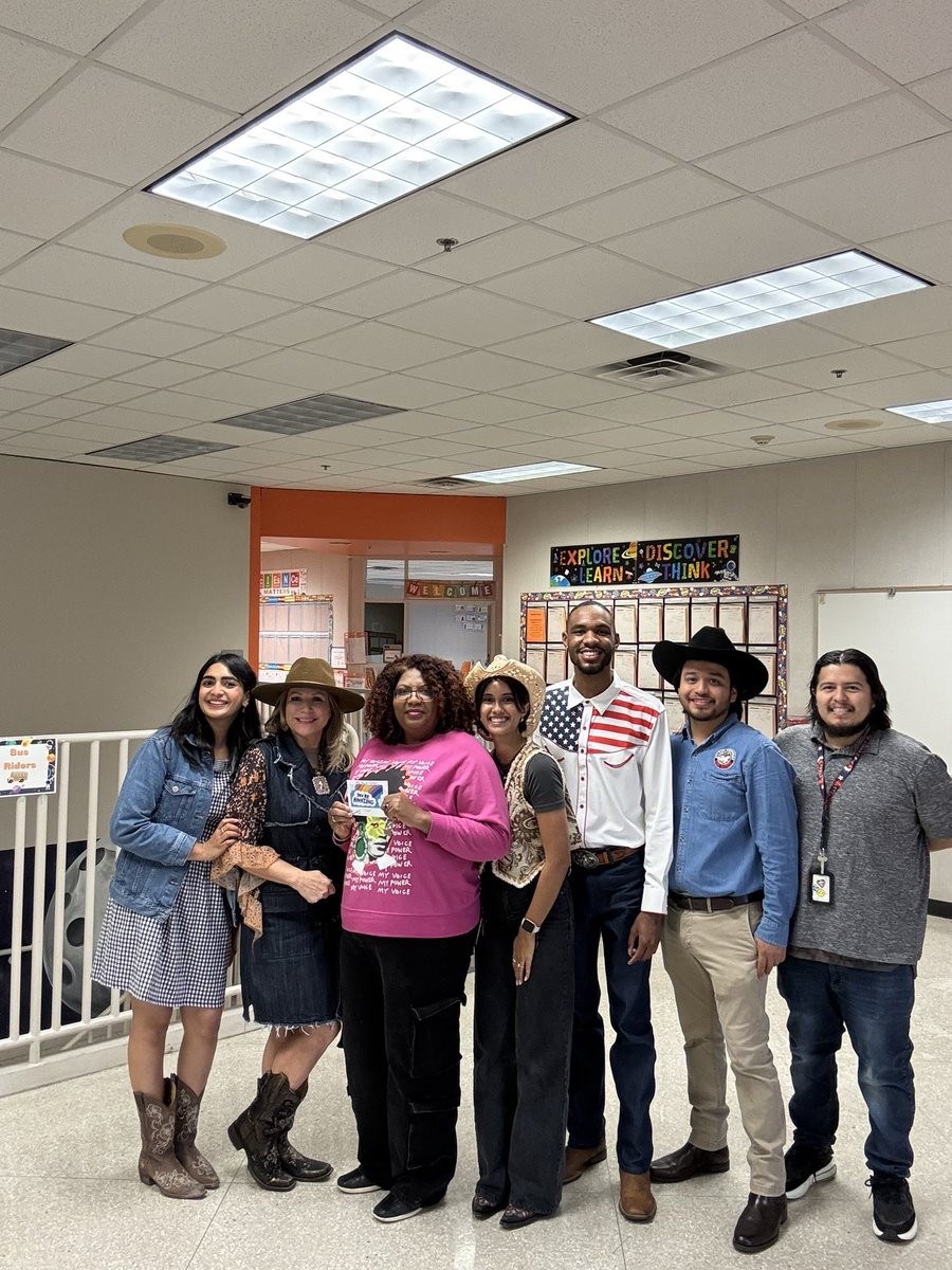 Clarita Hamilton tweet media