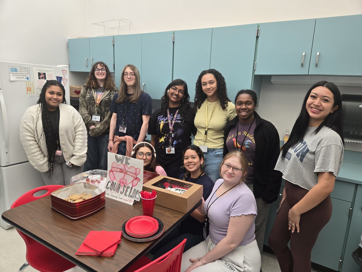 Family and Community Services seniors of 2025 baked cookies for counselors.  We appreciate everything you have done to get us to the fish line! 
<a href="/SFAHS_Bulldogs/">Austin High School</a> <a href="/FBISD_CTE/">Fort Bend ISD CTE</a> #YourPathStartsHere