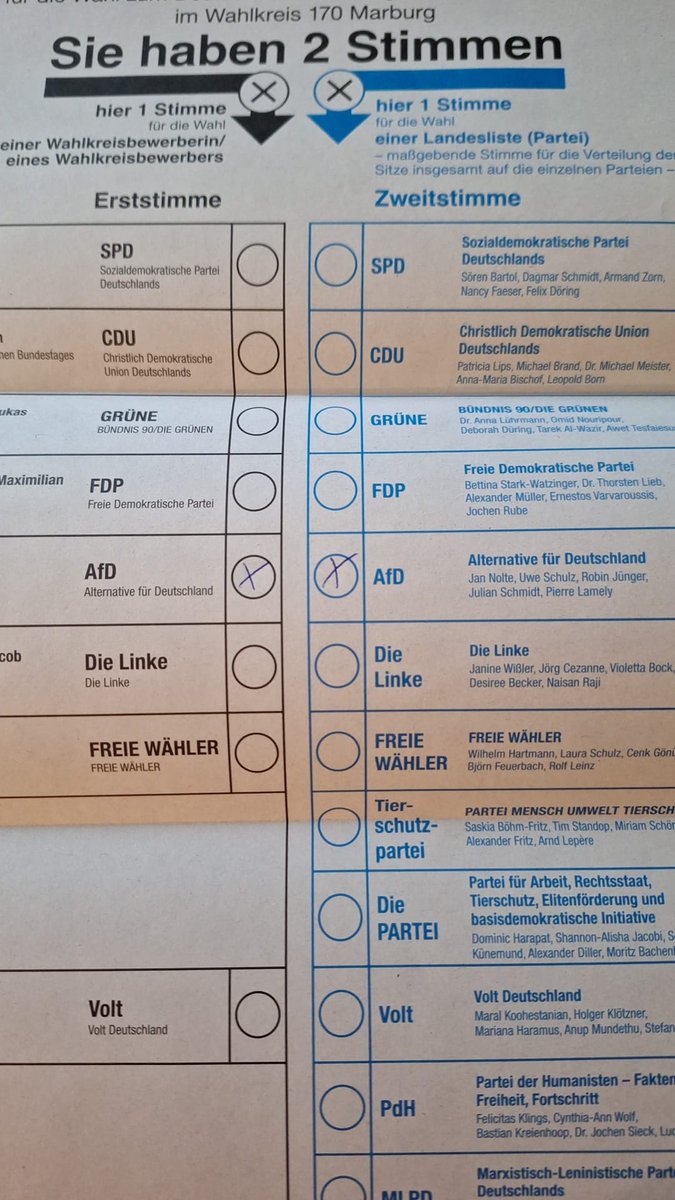 Liebe Landsleute,
meine beiden Stimmen sind abgegeben. Leider musste ich schweren Herzens auf die unsichere Briefwahl zurück greifen, weil ich am 23.02. nicht in D bin.

Meinen Teil habe ich also erfüllt 💪🏼💙.

Macht ihr es mir nach??

Für Einigkeit &amp; Recht &amp; Freiheit 🇩🇪 #AFD