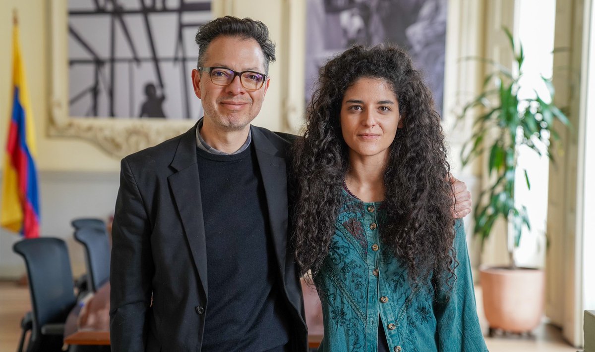 El presente, acaso, sea una extraña forma del pasado con la que el tiempo parece darnos el santo y seña para entrar al futuro. La resistencia contra el olvido son ya un legado presente del paso del Ministro <a href="/jdcorreau/">Juan David Correa</a> por esta pequeña gran ínsula de lo público. 

El ministro Juan