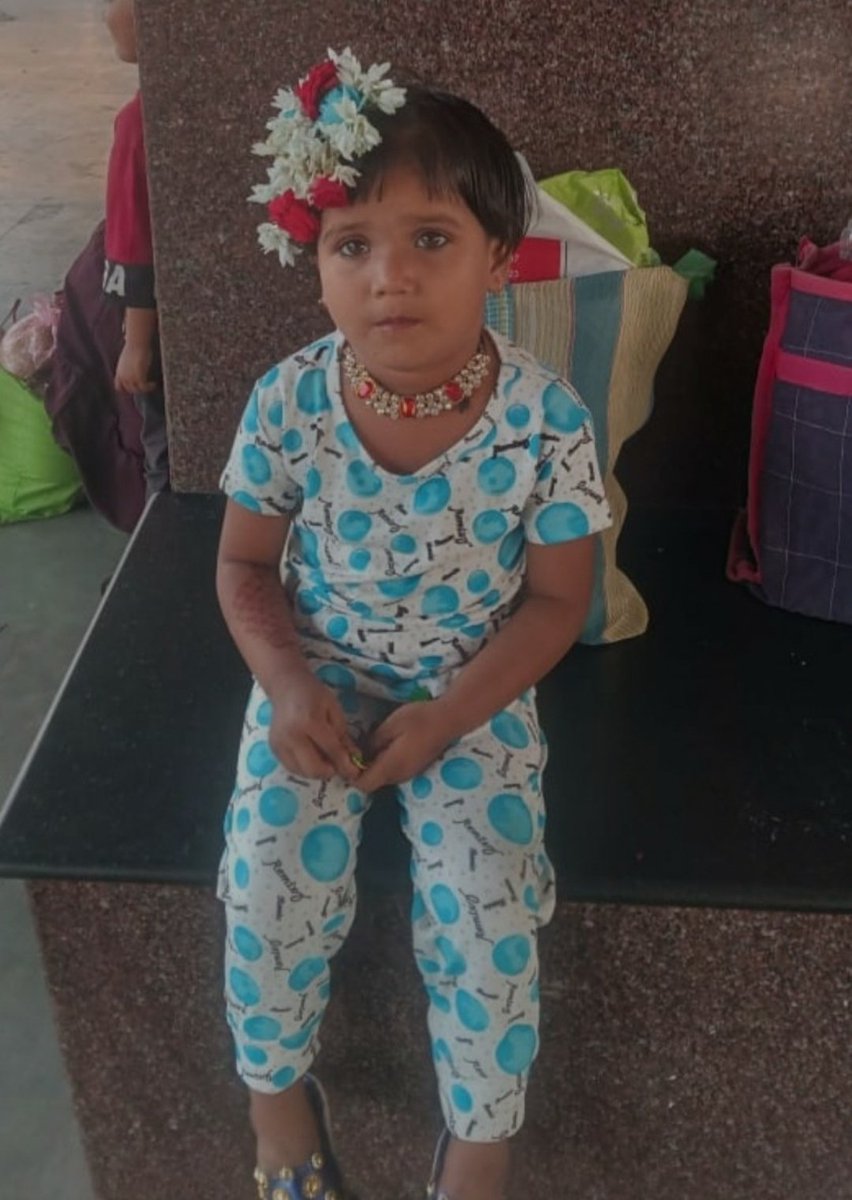 AbdulmunafP's tweet photo. "Misbah ! Hum Sharminda Hai !!
Masoom Ankho Wali Gudiya !
Hum Tujhse Sharminda Hai ,
'MAA' Teri To Roz Maregi 
Jab Tak Tere Qaatil Zinda Hai"

Such crimes are increasing due to the impunity of criminals, Misbah's killer should be hanged 
@spsangli
@CMOMaharashtra https://t.co/92Of4UNrya