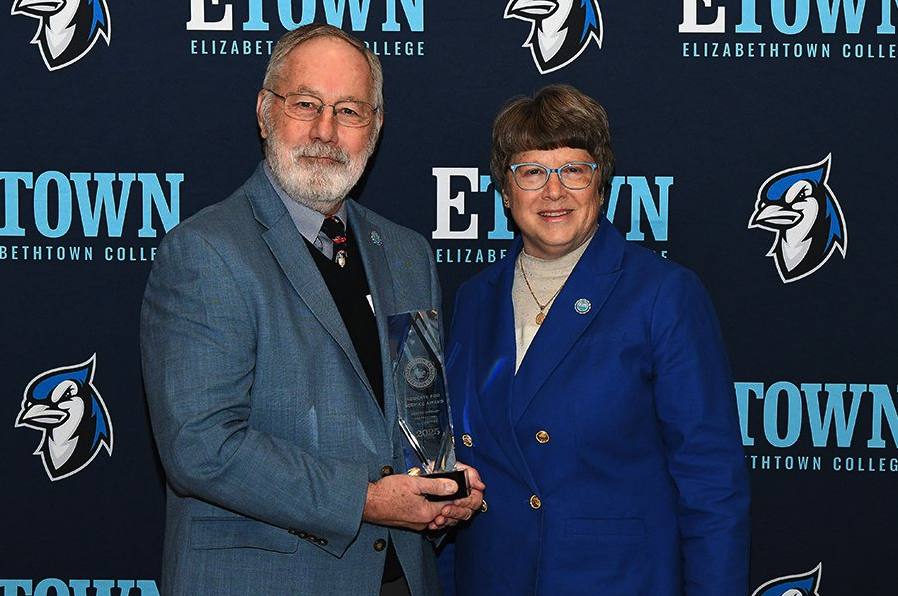 Charlotte Latin Athletics (@cls_hawks) on Twitter photo Congratulations to Dr. Rod Chamberlain on the Service Through Professional Achievement Award!
tinyurl.com/4bwjzduf
<a href="/CLS_Hawks_Wrest/">Charlotte Latin Wrestling</a> Congratulations to Dr. Rod Chamberlain on the Service Through Professional Achievement Award!
tinyurl.com/4bwjzduf
<a href="/CLS_Hawks_Wrest/">Charlotte Latin Wrestling</a>
