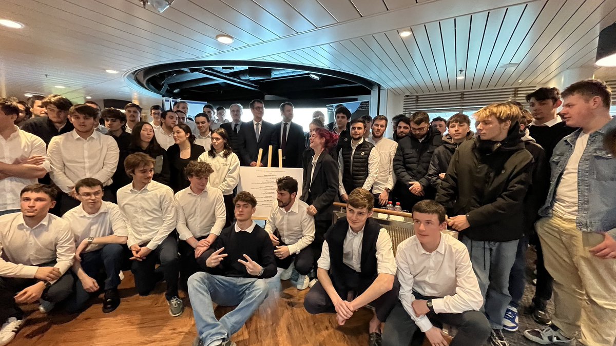 jmrouebferries's tweet photo. @BrittanyFerries heureuse de recevoir sur le #SaintMalo les élèves des lycées maritimes BZH comme les étudiants d’@ENSM Nantes &amp; St-Malo et le @CEFCM de Concarneau. La #Bretagne bleue  a trouvée sa relève autour de @LoigCG &amp; de @fmoncany avec la seule compagnie 🇫🇷 du #Transmanche https://t.co/GW5oPc9JPS