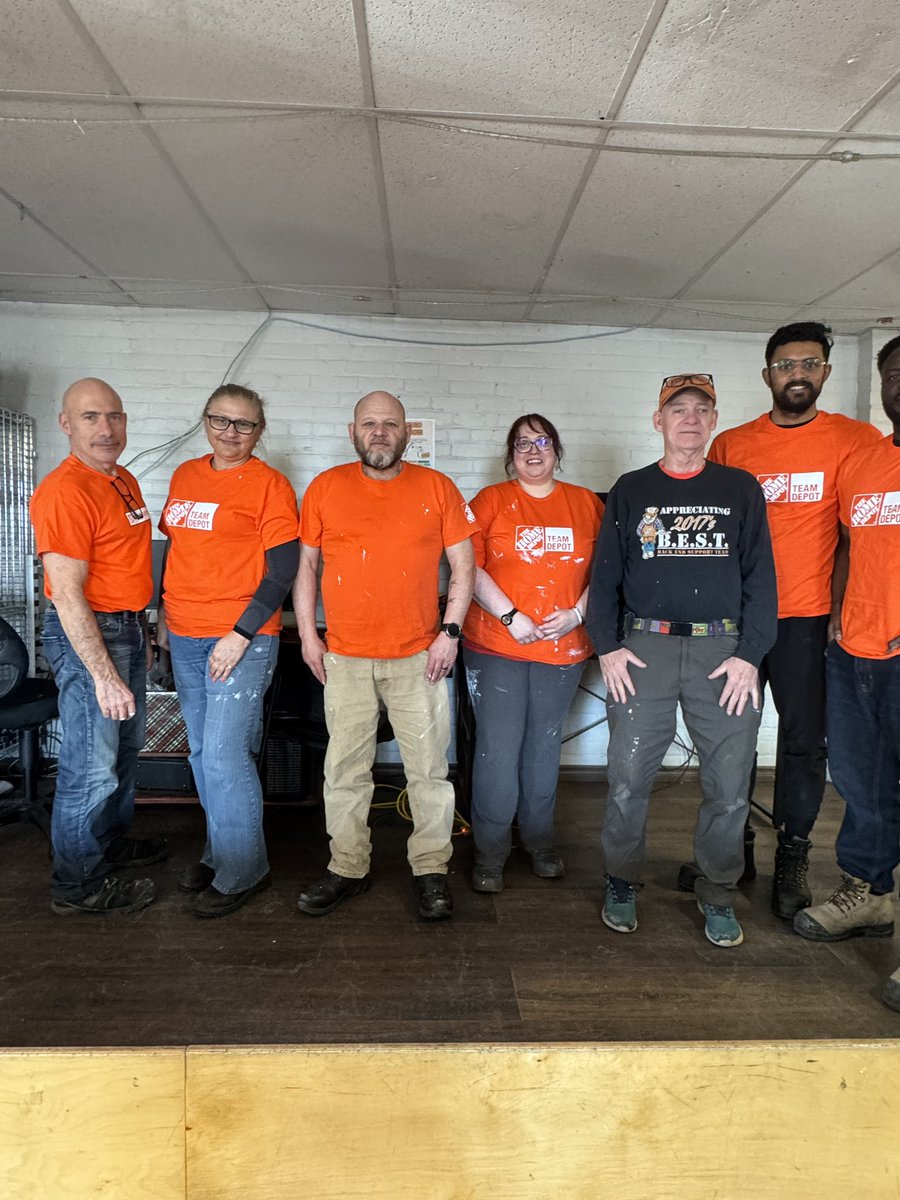 LivingRockHamON's tweet photo. @CHCHNews we have an amazing team from @HomeDepotCanada from store #7256 Hamilton Mountain volunteering on their day off to paint and repair walls in our drop-in and food bank. We would love to see them highlighted ❤️ https://t.co/BEPy2cgYVR