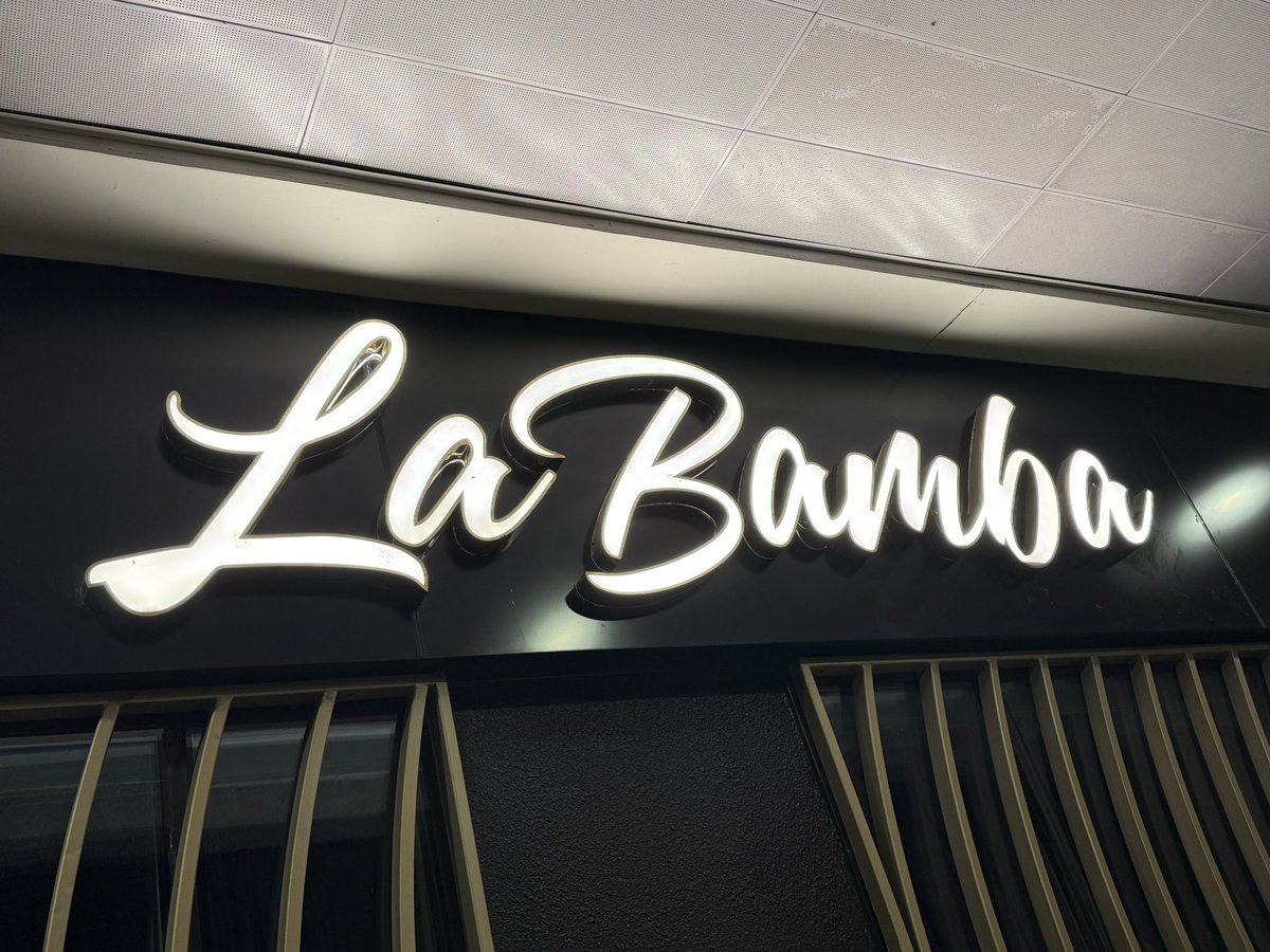 eazydiner's tweet photo. The stage is set for an incredible evening at La Bamba..
The ambiance is intimate, the flavors are authentic, and the anticipation is building! Just a few lucky guests will experience the magic, thanks to EazyPoints.
Canβt wait to begin!
#eazydiner #diningevents #eazydinerevents