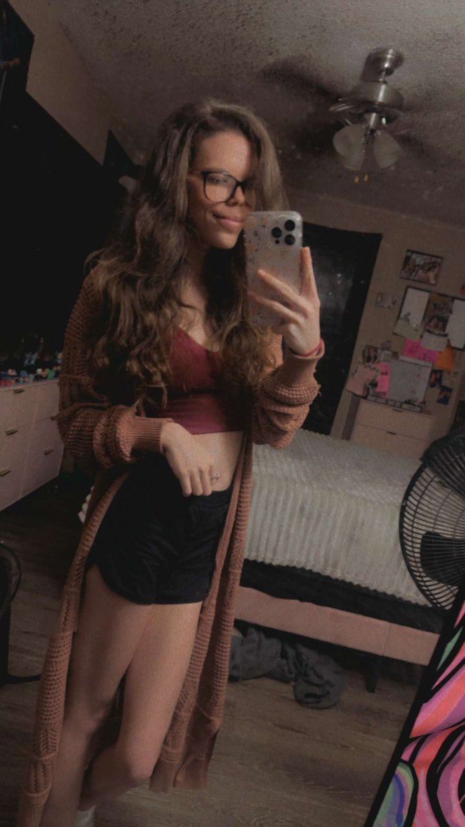 I’m not a hot mess,

I’m a spicy disaster 🌶️🌪️
