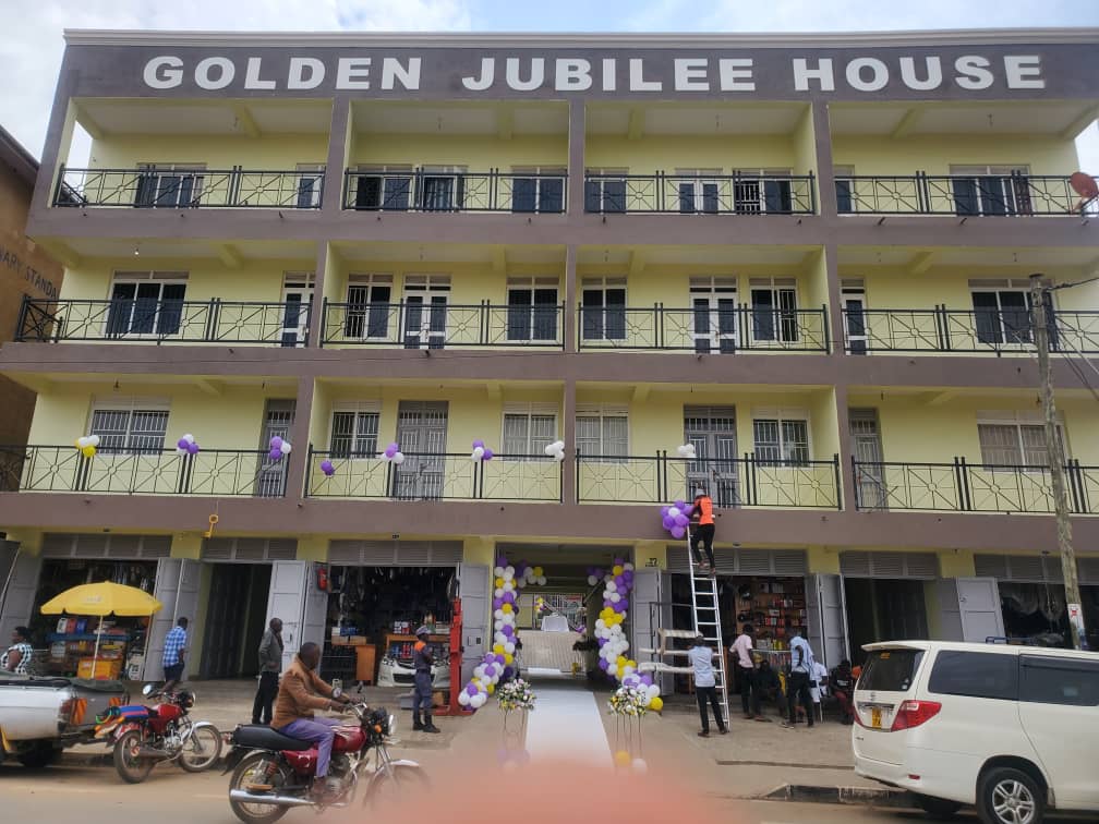 AnkoleDiocese's tweet image. This afternoon Bishop Sheldon Mwesigwa and Lt. Col James Mwesigye who represented Hon Bright Rwamirama officiated @AnkoleDiocese Golden Jubilee House Official Opening. The four level building has 75 rooms for accommodation and 18 rooms for shops.