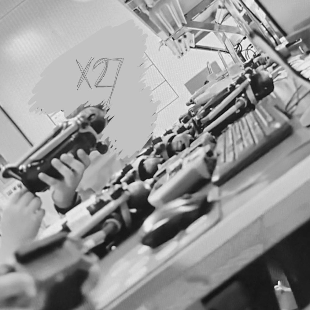 JasperEllens's tweet photo. Surprise! #spy pictures straight from the production lines of the #mavic4pro. You can count at least 5 Pro's and one RC2 on the table. Must be some final quality check before sending them to the promoters. Typical #flagship leaks. Nothing will stay secret on this one. Cheers https://t.co/CnHaugGKST