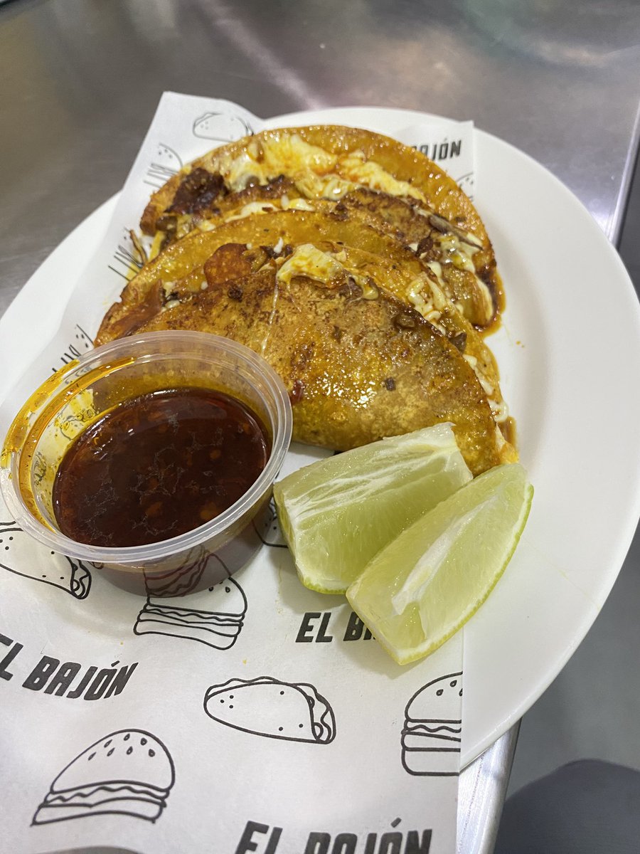 elbajonsv2's tweet photo. Taquitos de Birria o Chicharrones? 

Ambas opciones son perfectas para este fin de semana 🤓

Te esperamos en Plaza Castellar, Paseo el Carmen, Santa Tecla https://t.co/KZNLlS2RDG