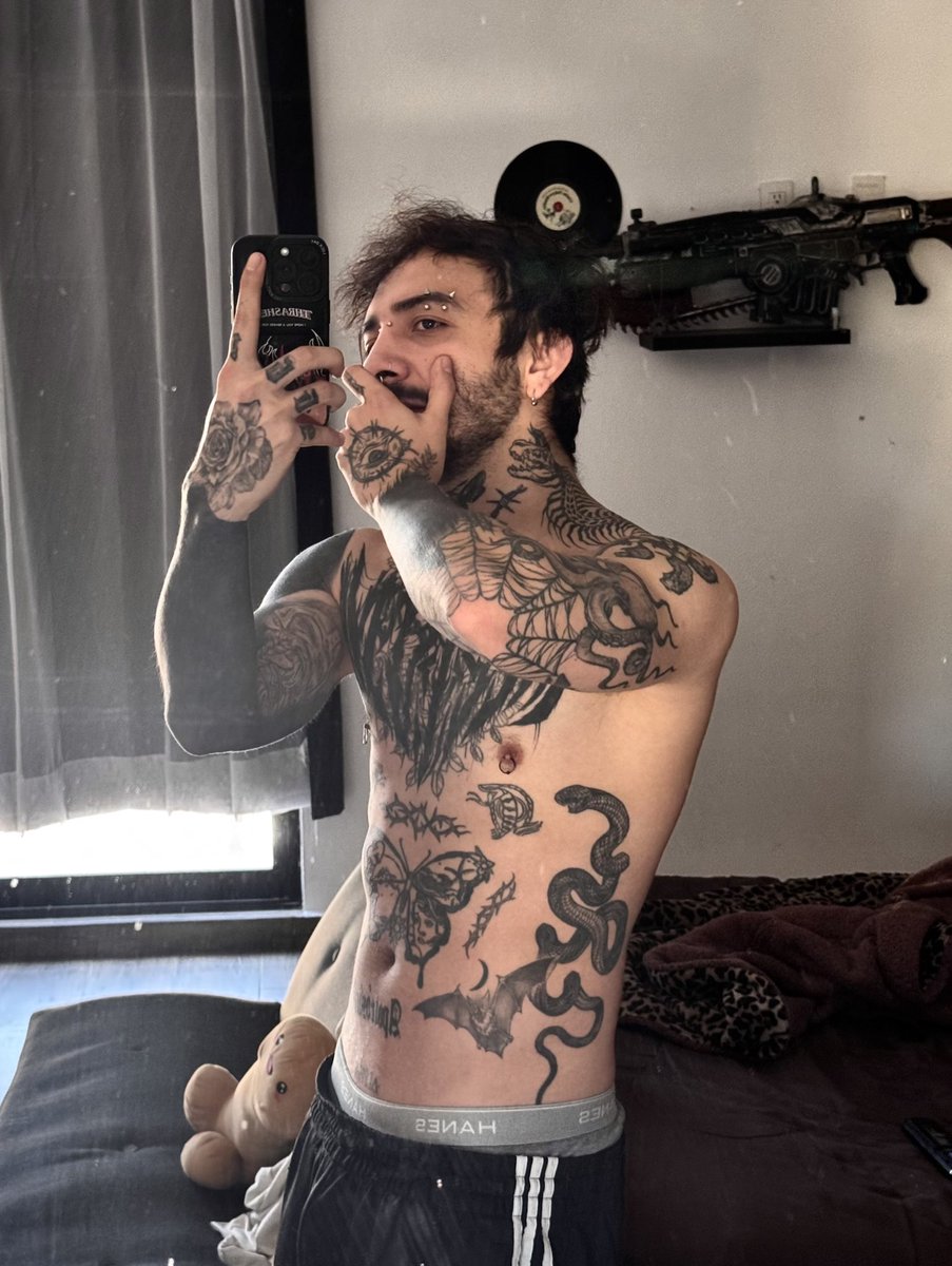ChavaParker's tweet photo. Despampanante 🚬 https://t.co/JLMjsxwIo9