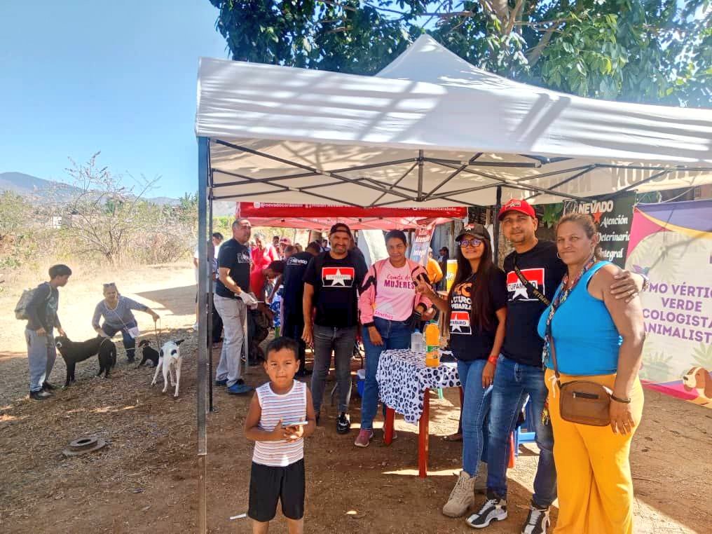 "La capacidad de amar es infinita. Desarrollémosla, creo que esos son valores esenciales para poder construir el socialismo."
Hugo Chávez

Desde el Edo. <a href="/CaraboboMrt_2/">Oficial Carabobo Mrt</a> Mpio. San Diego, con amor nuestra militancia realizó apoyo organizativo a la hermosa jornada de la Misión Nevado