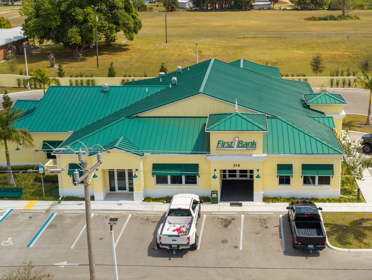 GulfCoastSupply's tweet image. Throwing it back to this standout commercial project featuring Gulf Coast Supply&apos;s VersaLoc™ in Hartford Green. A perfect blend of strength, style, and long-lasting performance that elevates any commercial space! #VersaLoc #HartfordGreen #DurabilityMeetsDesign