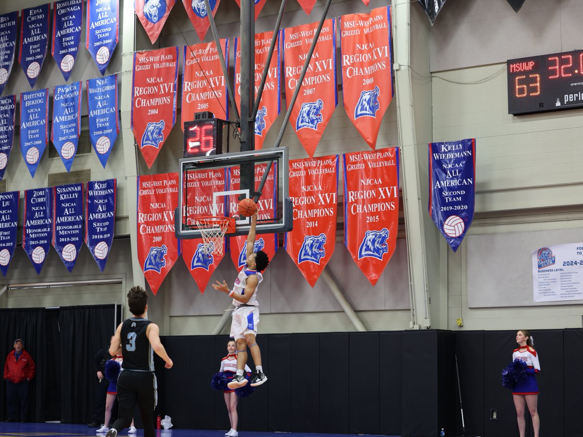 MSUWPGrizzlyMBB's tweet image. Action shots from this past week to hold you over until Grizzly Basketball returns on the road this weekend vs. ASU-Newport 📸