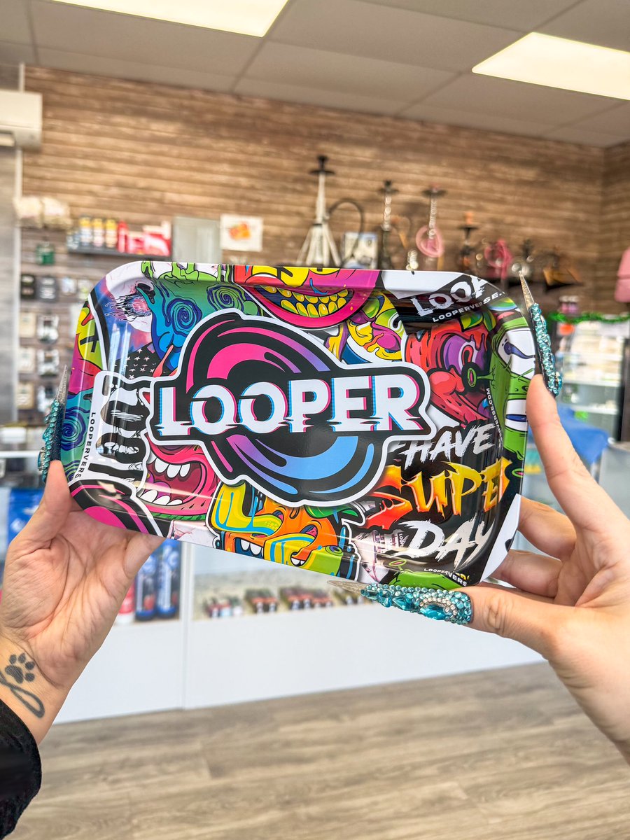 VapeTheVault's tweet image. 💘 Just in time for Valentine’s Day! 💘
Check out our new Looper rolling trays—the perfect gift for your special someone or a treat-yourself moment! 🌿✨
.
.
.
#TheVaultShops #LooperTrays #RollingInStyle #ValentinesDayGifts #SmokeShopEssentials #HamptonRoads