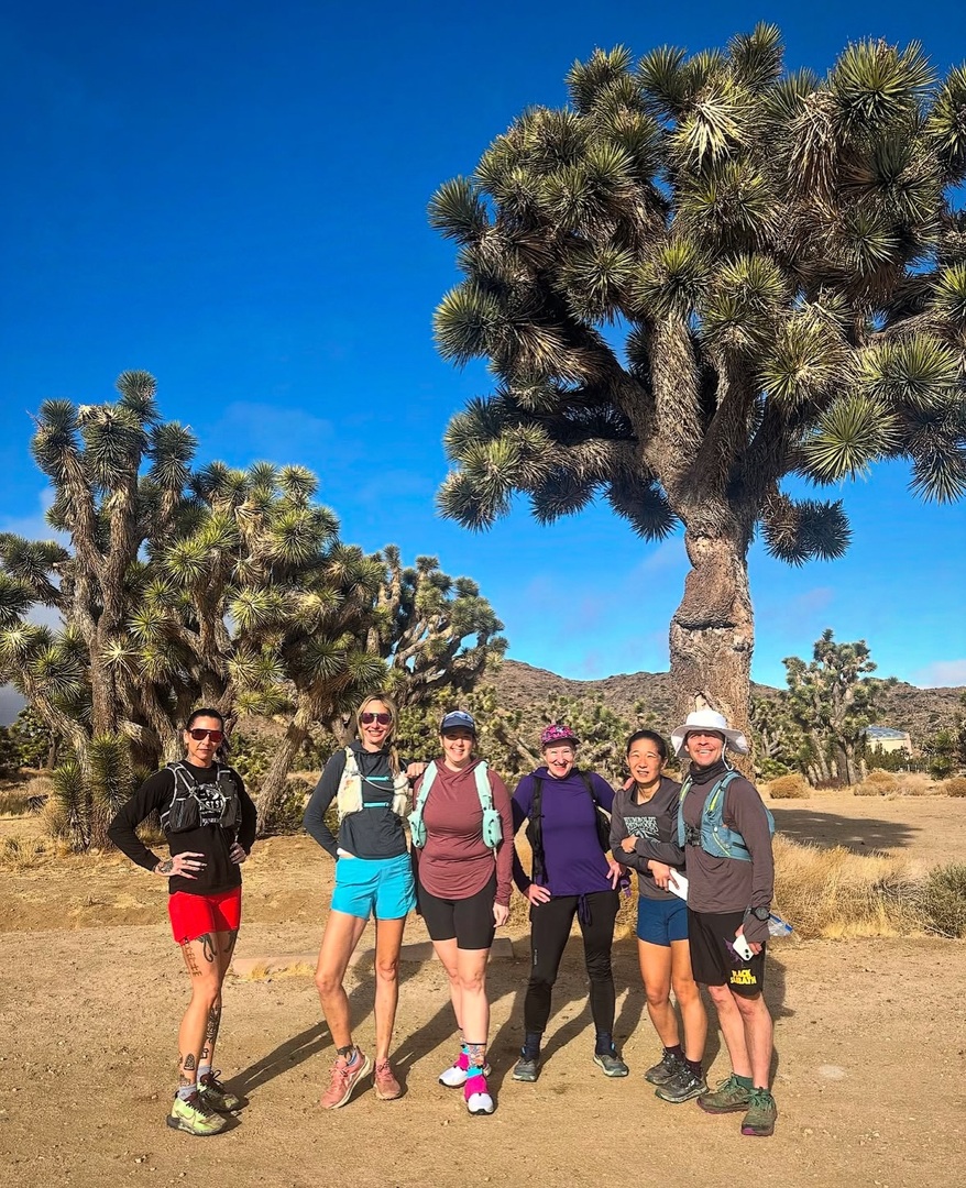 Our #JoshuaTreeTraverse is underway! It’s a lil’ chilly &amp; windy, but we really can’t complain! Such a solid group of humans sharing this beautiful #adventure together! 

#trailrunning #hiking #ultrarunning #joshuatree #joshuatreenationalpark #california … instagr.am/p/DFyCC9rSYhU/