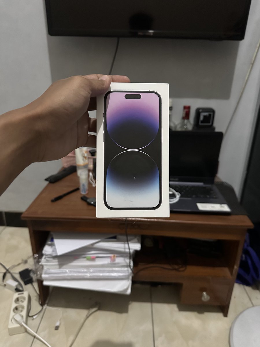 DikaaOo's tweet photo. "nek kowe lulus tepat waktu sesuk bakal tak tukoke hp sik tok pingini" alhamdulillah pak sampun terkabul😊 https://t.co/HCxOr0j969