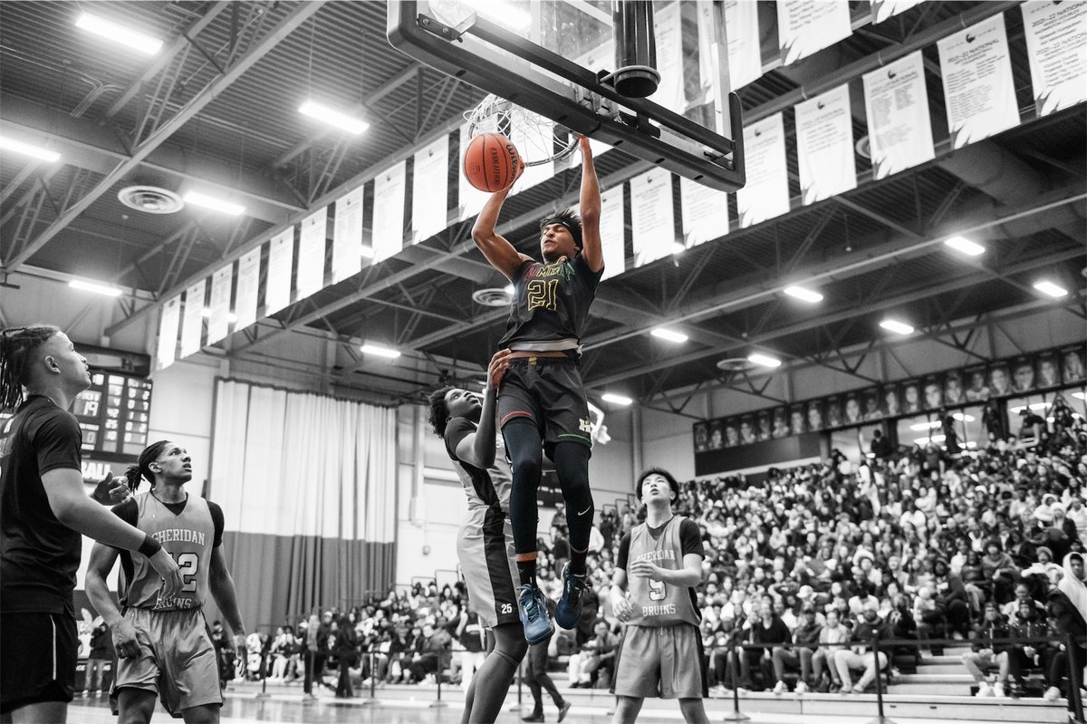 A Night to Remember! 🦅💙💛

Seniors Day ☑️
Black Heritage Month Celebration ☑️
The 2015 MBB 🏆 Team celebrated ☑️
Big Win for the Hawks ☑️

The energy was unmatched, the crowd was electric, and the Hawks delivered!  S/O to everyone who came through and made this night special