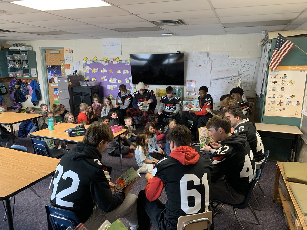 <a href="/secondandseven/">2nd & 7</a> at Conger Elementary 🔴⚫️ #readersandleaders #RollShops