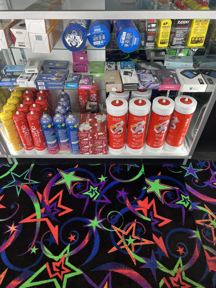 tripledeforest's tweet photo. Had to stop the journey to pick up a new galaxy gas tub, what flavor we thinkin fellas?
-deforestout✌️ https://t.co/QWultpcE8c