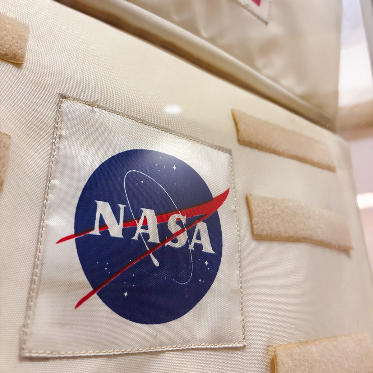 PlayFrisco's tweet image. 🚀 One small step... toward an out-of-this-world exhibit!

The NASA: Apollo Project exhibit launches Feb 20 at the Frisco Heritage Center!🌕 See stunning space visuals &amp;amp; artifacts from the iconic 1969 moon landing. Don’t miss this mission! #ApolloProject #SpaceHistory