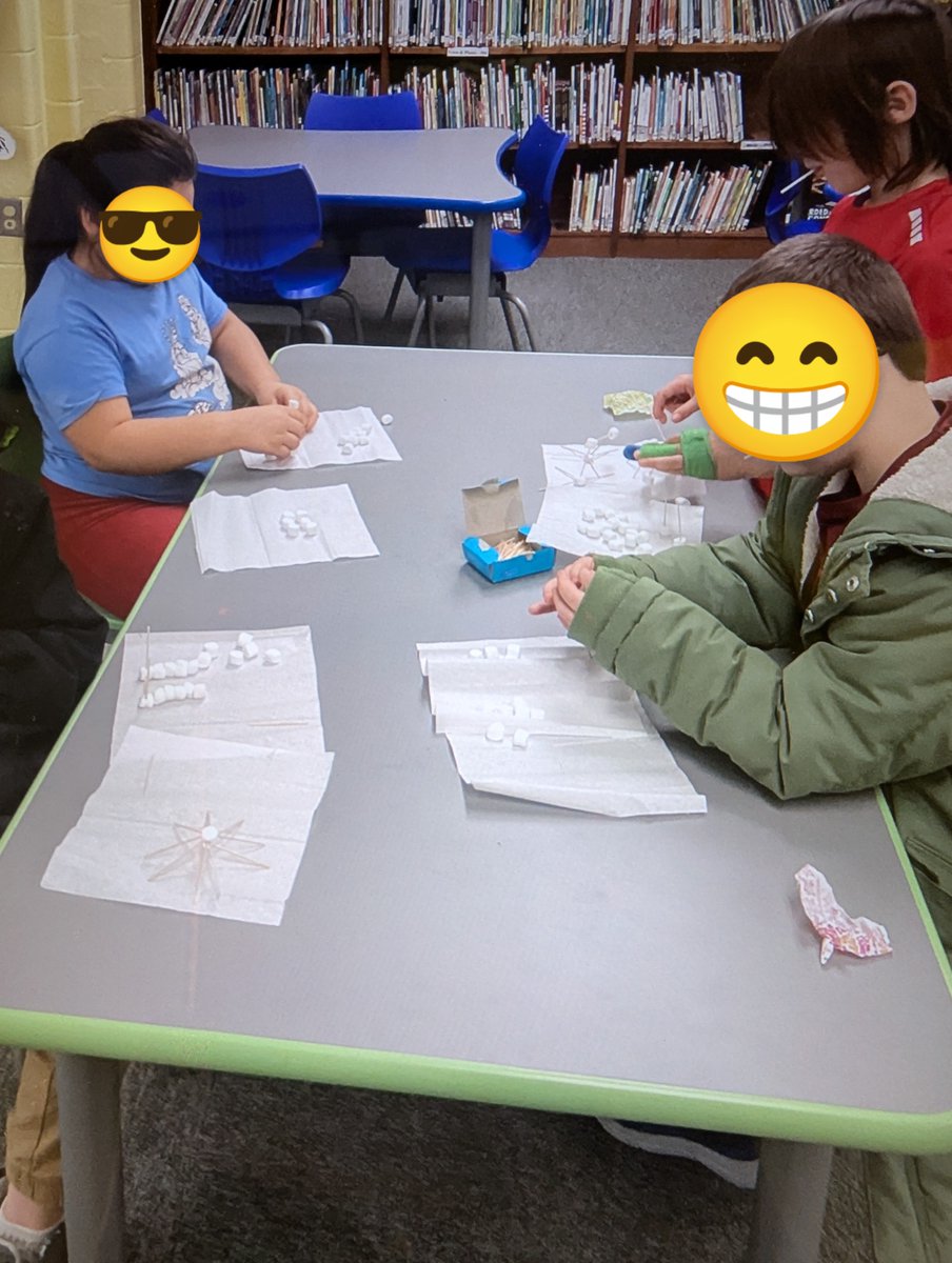 RES_Media_SMCPS's tweet photo. Marshmallow Tower designs in Makerspace Recess Club today! https://t.co/X6cgtb2YgW