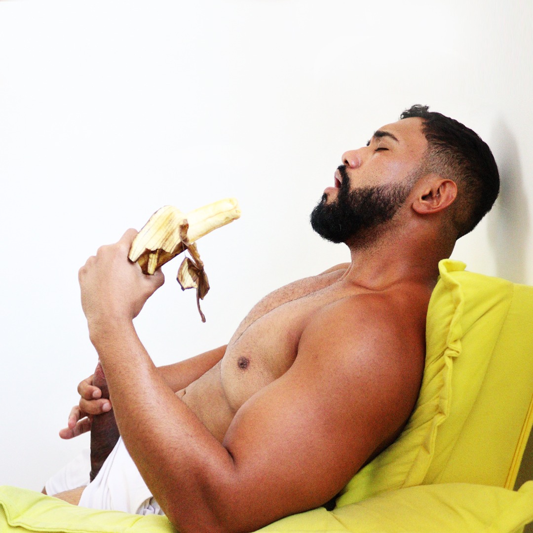 Dizem que a banana é rica em nutrientes. Quer provar a minha?🍌🤤

Mereço RT?🙏❤️