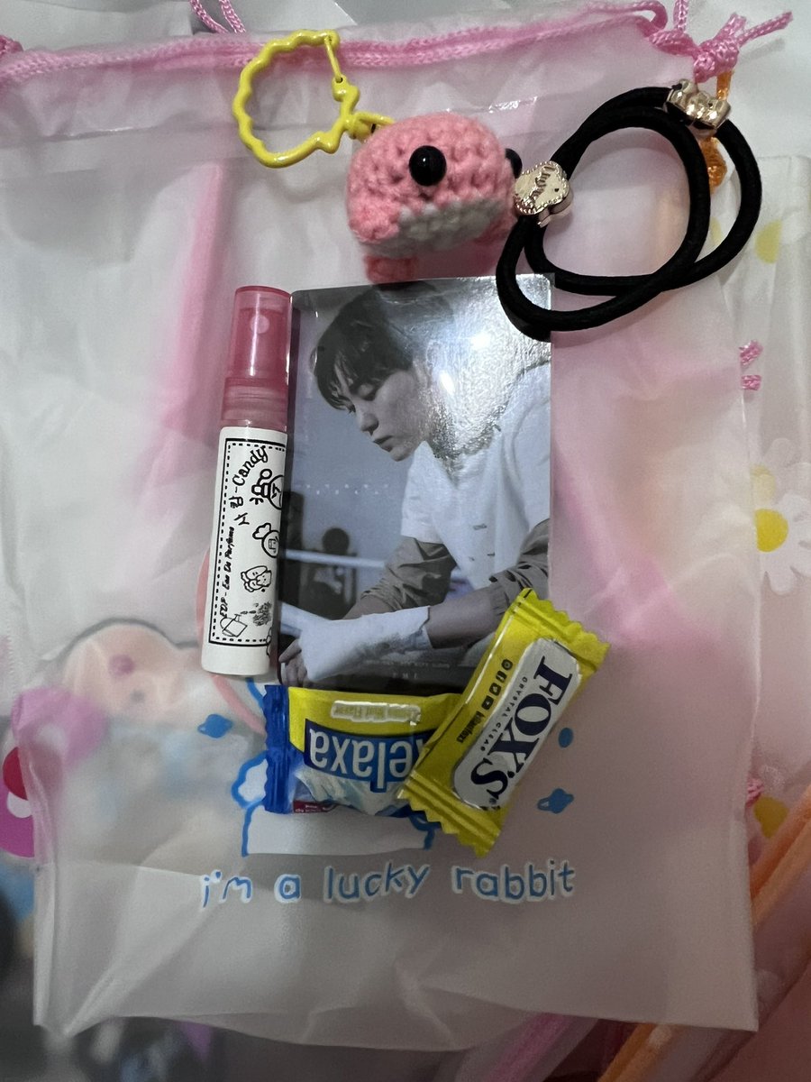 Ruby_is_Red_too's tweet image. ✨Freebies for 17th RH✨ 
🗓️08-09.02.25
📍 JIS
-isinya kaya poto dibawah ya
-parfume and whale handmade semua ku buat satu2..jadi tolong jangan di buang ya🥺🥺🙏🏻
How to claim :
Just find me and say hi  
aku pk gantungan boneka kelinci itu.

See you there 🤗🤗