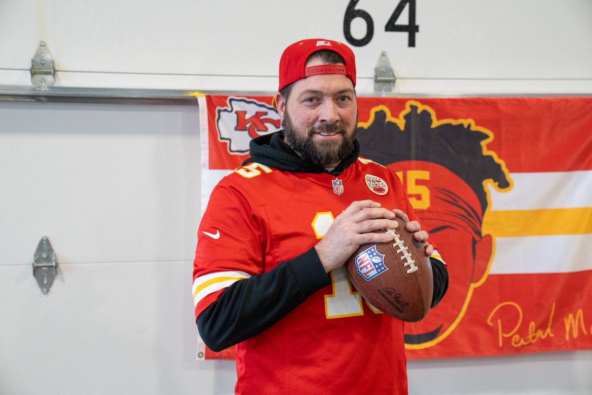 NauticalDirect's tweet image. Good luck to our Kansas City Chiefs this weekend as they chase a historic 3-peat! 

The Nautical team is showing out this Red Friday to cheer them on!

(And yes, that might be Andy Reid 👀)