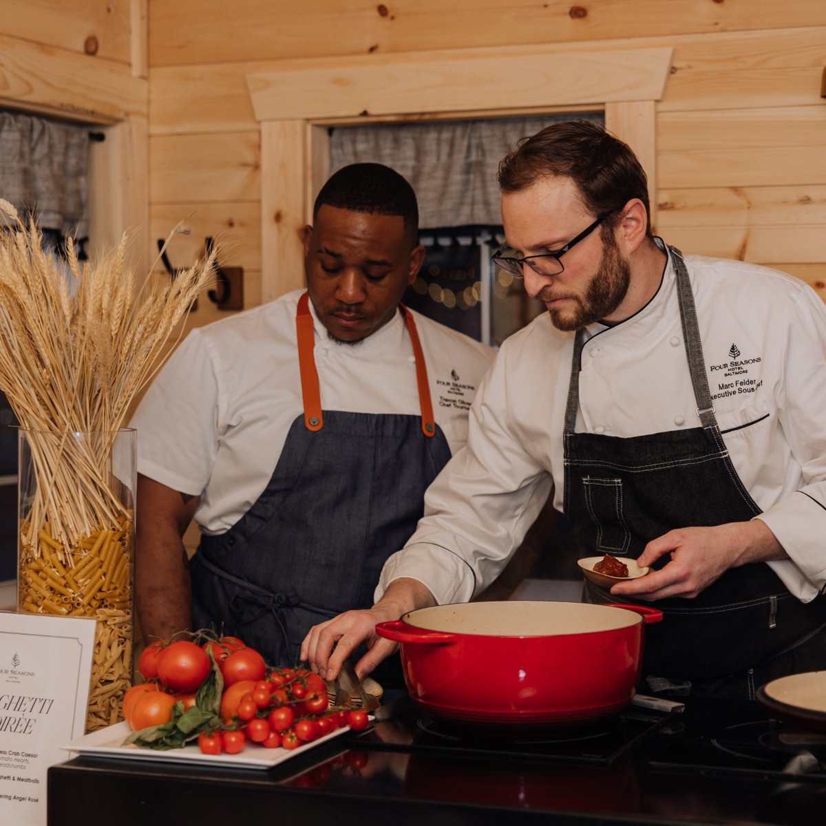 FSBaltimore's tweet image. An enchanting and unforgettable evening on the waterfront where cozy rooftop cottages set the stage for a taste of our new Winter Village dining experience. ❤️ 

📸 by Paperboys Films 

#FSBaltimore #FourSeasons #Baltimore #WinterVillage
