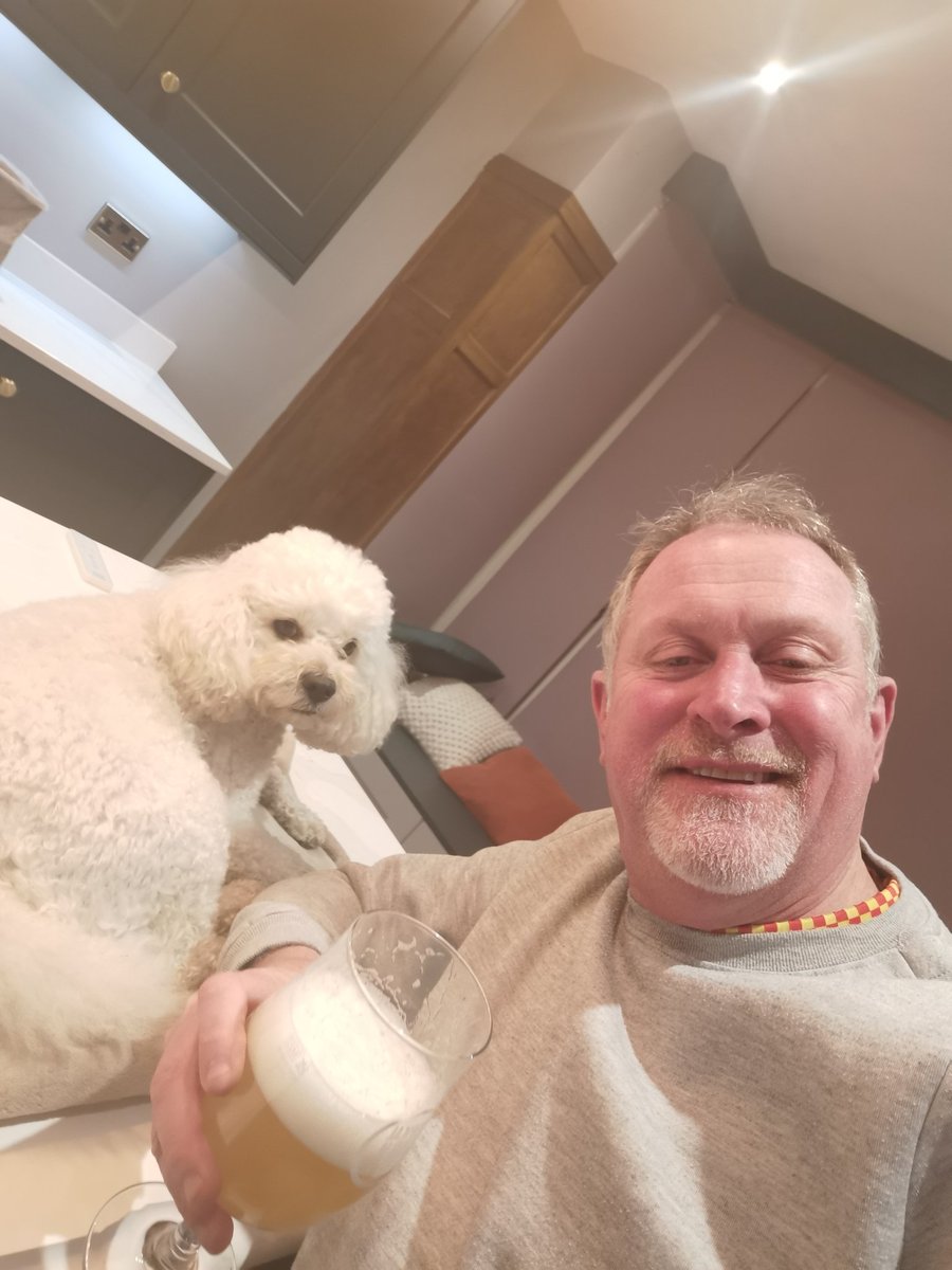 Listening to my Friday night fix of <a href="/pauldgreen/">Paul Green</a> on <a href="/endeavourfm/">107 Endeavour FM</a> whilst on the <a href="/vocationbrewery/">Vocation Brewery</a> Hop, Skip &amp; juice  🎧🍻🎶