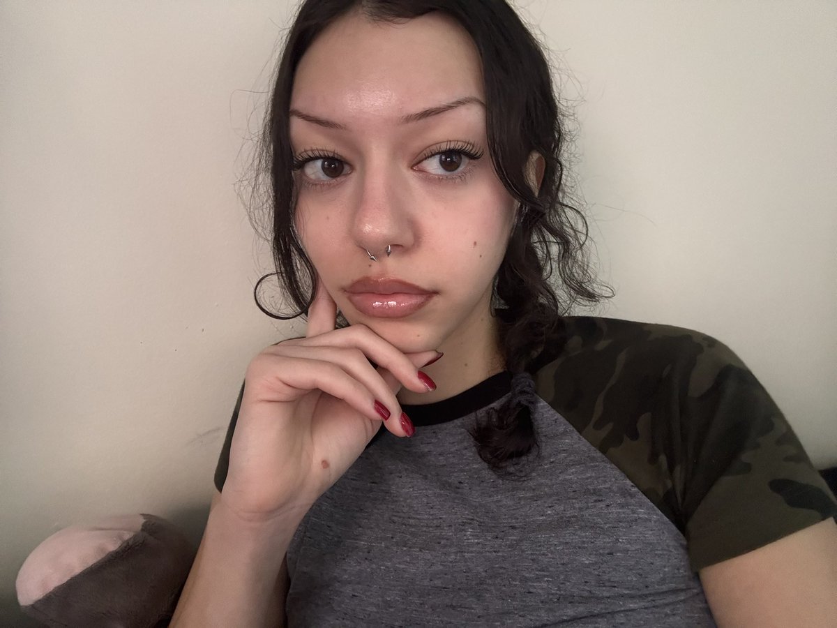 raxington's tweet photo. Lip combo holding me down this winter shoutout https://t.co/bmcgYwza1F