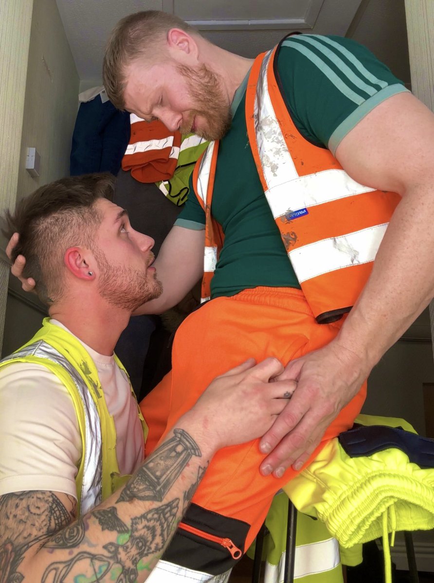 GINGER TRADESMAN (@tradesmandick) on Twitter photo Iv joined a 20 million community right here๐ช
scruff.app.link/gtradesman
๐ธ Featuring
<a href="/TattInTheHat/">Tatted Yorkie ๐ชฒ</a> Iv joined a 20 million community right here๐ช
scruff.app.link/gtradesman
๐ธ Featuring
<a href="/TattInTheHat/">Tatted Yorkie ๐ชฒ</a>