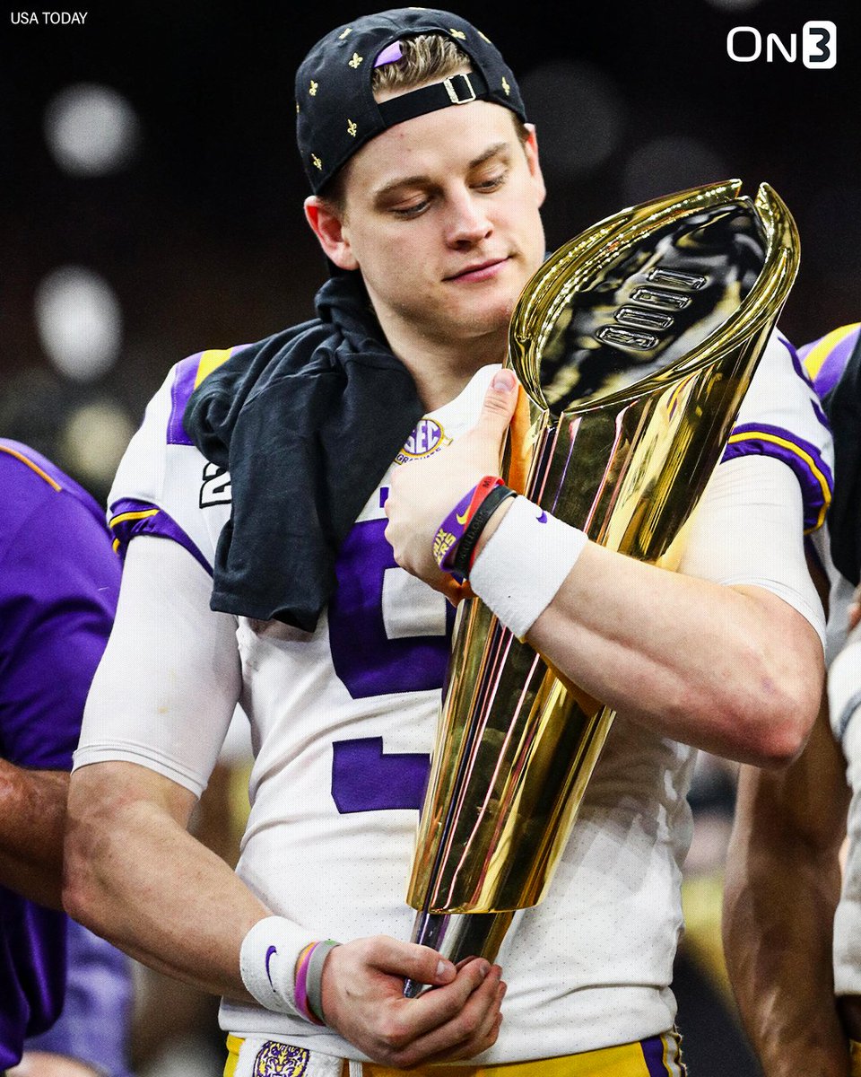 On3NIL's tweet photo. Joe Burrow dished some advice to high school recruits on navigating NIL💰

"If you’re in high school and you’re getting offered that, go wherever they are paying you the most."

(via @dpshow)

https://t.co/Ob3QcD3ac6 https://t.co/NBRrbTpkA9