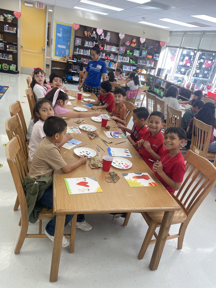 LibraryStephens's tweet photo. 🌟The second-grade students at Stephens Elementary transformed emotions into art with the help of professional artist Katherine Ospina.  Their abstract creations are bursting with feeling and imagination! @StephensES_AISD @aldinelibraries @AldineISD @yahouston https://t.co/t6UBUPwNjk
