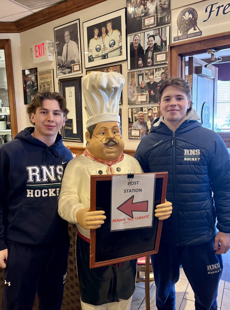 PB HKY preparing for Playoff Game 1 tonight - video, team building &amp; a top shelf meal at Chef’s!

#WhenInBuffalo