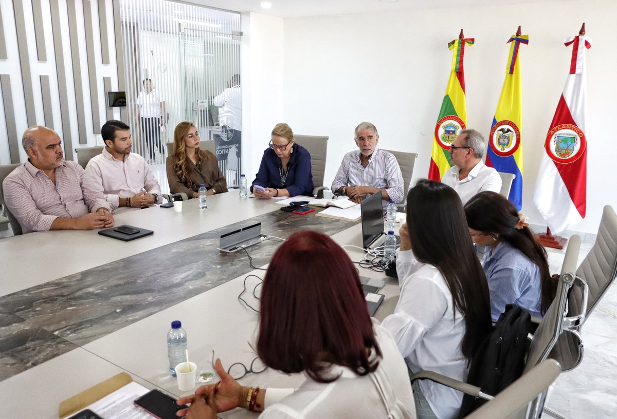 Sostuvimos importante reunión con la Junta Directiva de FITAC, el gremio logístico que mueve “Atlántico para el mundo”. 

Afianzamos el trabajo conjunto para promover el departamento y aprovechar las ventajas competitivas y oportunidades que tiene el Atlántico.