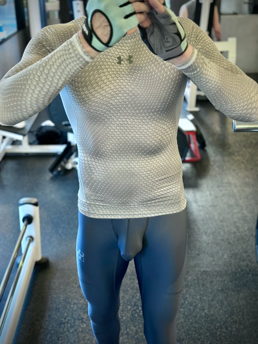 Year of the Snake! Count me in. 😈🍆💪🏼🐍

#bulge #bulging #bulto #bultos #lycraboy #spandex #lycra #musclethong #gymbulge #gaygym #alpha #bulgegear #muscle #tanga #skintight #showoff #spandexfetish #小三角 #內褲控 #腹肌 #三角控 #Yearofthesnake2025 #himbo #bara #tights #ergowear