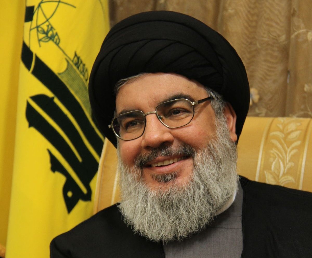 أشهد لله ياقومنا ما أحببت وأكبرت واحدا من خارج بلدي اليمن كما احببت وأكبرت السيد حسن نصرالله..ولم ابكي رجلا لقي ربه كما فعلت مع نصرالله. 
اقول هذا وانا لست شيعيا ولاطائفيا. 
وإنما رجلا حرا من اليمن. 
#سيد_شهداء_الامه 
#السيد_حسن_نصرالله