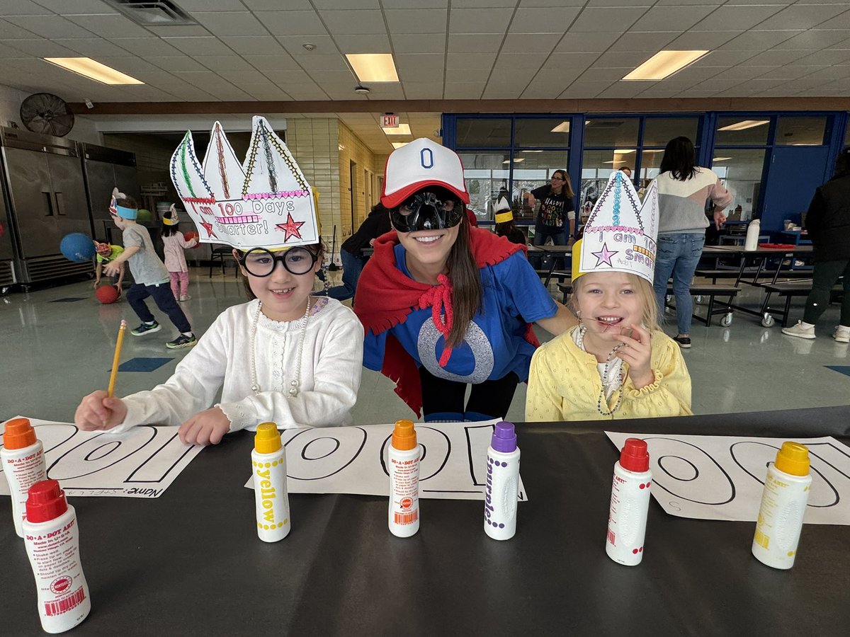 Happy 100th Day of School from Zero the Hero and all of our kindergartners!! #RomonaROCKS 💯