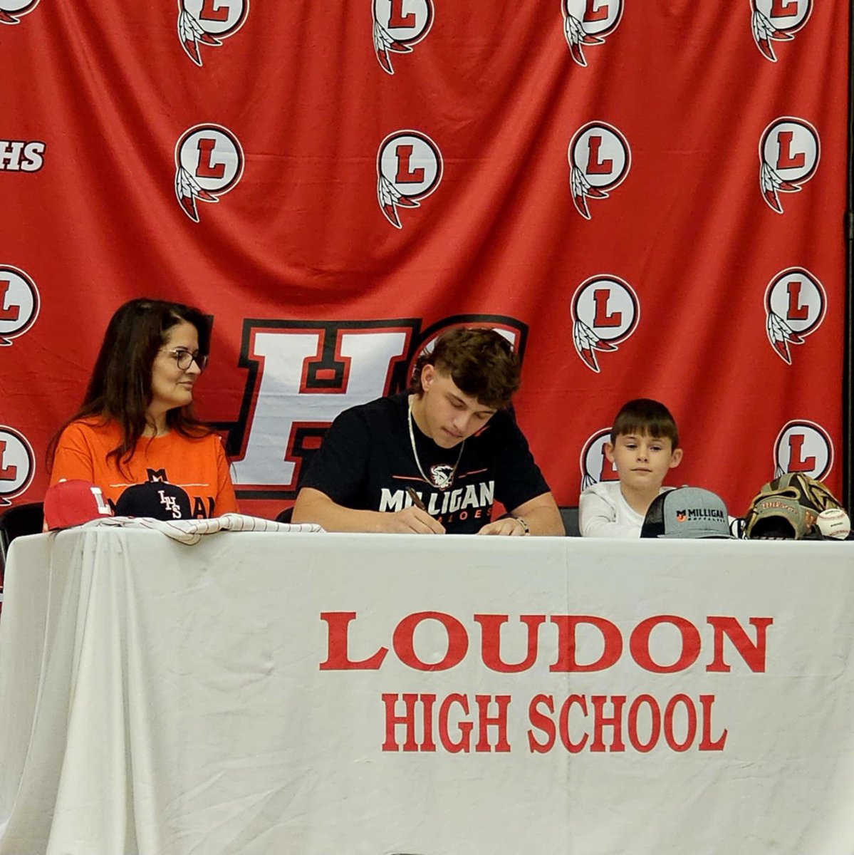 Loudon ——&gt; Johnson City
⚡️SIGNED⚡️
#GoBuffs #signed