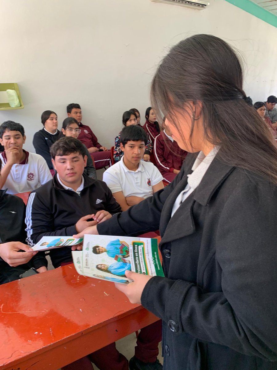 17Cobaes's tweet photo. Viernes 7 de febrero del 2025

Alumnos y personal administrativo del plantel 17 Prof. Gabriel Leyva Solano de Protomártir, realizaron la promoción de preincripción a los alumnos de tercer año de la Secundaria Tecnica 39 de la misma comunidad. https://t.co/hjckkMwia5