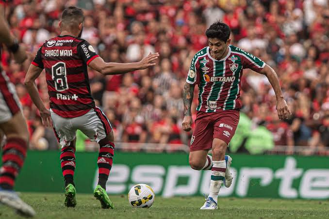 Noitedecopa's tweet photo. 🤖🇧🇷MAIORES CLÁSSICOS DO BRASIL segundo a INTELIGÊNCIA ARTIFICIAL

1. Fla-Flu (🇦🇴Flamengo x Fluminense🇭🇺)
2. Grenal (🇪🇪Grêmio x Internacional🇦🇹)
3. Derby Paulista (🐷Palmeiras x Corinthians🦅)
4. Majestoso (🦅Corinthians x São Paulo🇾🇪)
5. Clássico Mineiro (🐓Atlético-MG x Cruzeiro🦊)
6. Clássico dos Milhões (🇦🇴Flamengo x Vasco💢)
7. San-São (🐳Santos x São Paulo🇾🇪)
8. Ba-Vi (🇱🇺Bahia x Vitória🦁)
9. AtleTiba (🌪Atlético-PR x Coritiba🍗)
10. Clássico da Rivalidade (⭐️Botafogo x Flamengo🇦🇴)

Concordam com a IA nessa?

📰 Noite de Copa | Dep. de Estatísticas
Alemanha