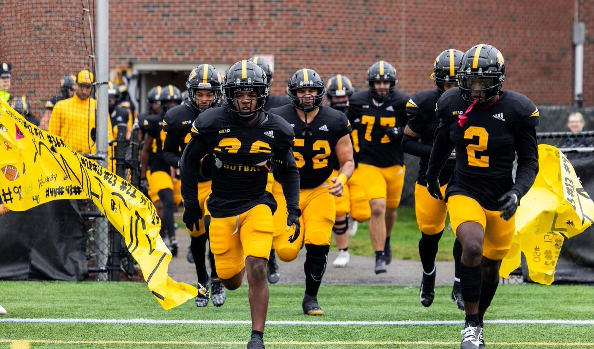 #AGTG after a great conversation with <a href="/CoachHulk54/">Coach Hulk</a> i’m blessed to announce i’ve received my first offer from AIC!

<a href="/buggs_sr/">Charles Buggs Sr</a> <a href="/mcgriff_tyrone/">Tyrone McGriff</a> <a href="/OLcoachrob/">Coach Adam Robertson</a> <a href="/PhilTisa/">Phil Tisa</a> <a href="/AICFootball/">AIC FB</a>