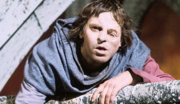 TalkingPicsTV's tweet photo. The classic story by Victor Hugo starring #KennethHaigh #WarrenClarke #MichelleNewell

🔔 THE HUNCHBACK OF NOTRE DAME (1976) Premiere 10:10pm #TPTVsubtitles https://t.co/ScM9d9pgpZ