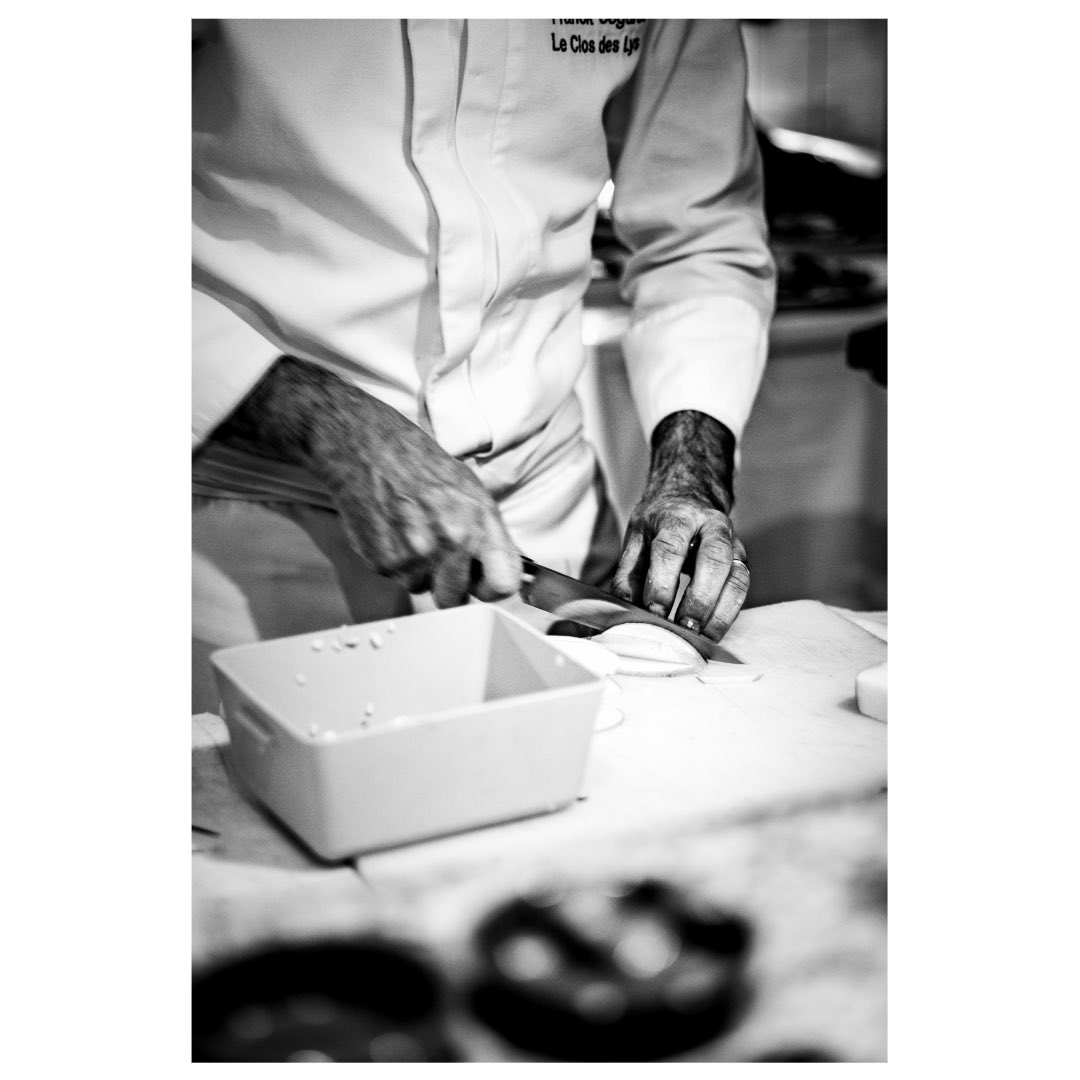 gbarja's tweet photo. Merci @leclosdeslys66 pour ce repas au comptoir.
Merci pour ces moments d’échanges. 
Merci pour la bonne humeur de votre brigade. 
Merci pour ce ballet des mains qui sont les outils des artisans. 

#cuisine #restaurant #perpignan #pyrennesorientales #occitanie #artisan #artisanat https://t.co/AQ3CveIl64