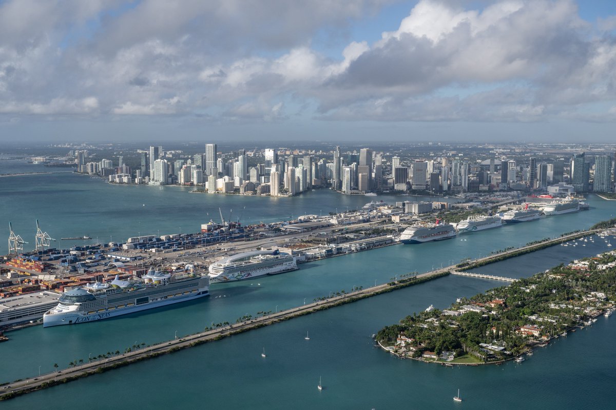 PortMiami is making history today! 🎉 🛳️

For the first time, #PortMiami is hosting 10 cruise ships:

🔵 Carnival Magic
🔵 Carnival Sunrise
🔵 Zaandam
🔵 MSC Seascape
🔵 Norwegian Escape
🔵 Norwegian Gem
🔵 Sirena
🔵 Icons of the Seas
🔵 Independence of the Seas
🔵 Scarlet Lady