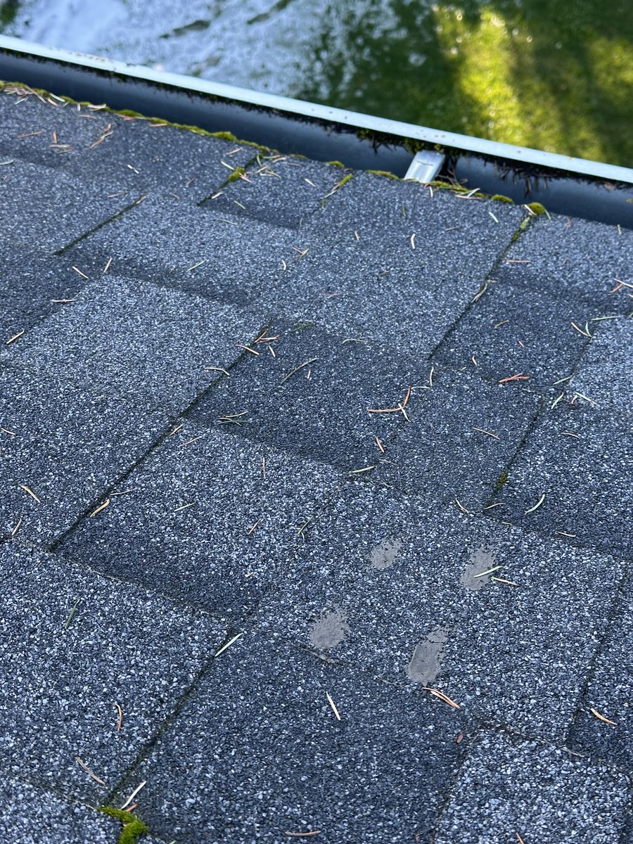 beccabrewer's tweet image. Heads up, #mainvue home owners!

Damage done to our roof from “pump jack” holes, completely due to BUILDER ERROR, but @mainvuehomes will do nothing to help. We are out over $3000 and missed leakage warranty by 4 months on a 6 year old home.