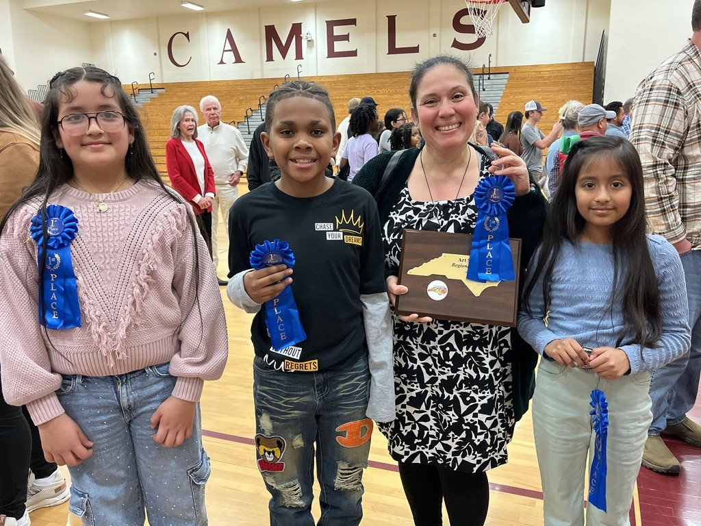 VirginiaCrossEl's tweet photo. 💡Cub Spotlight💡 VCE earned 1st place as a school in the NCASA Art Showcase and 4 of our Cubs earned 1st place in their category:  Messiah H. (Sculpture), Ky J. (collage), Aylin M. (Printmaking), and Jocelyn M. (Mixed Media). Way to shine, Cubs! #VCEPride #CCSShine https://t.co/1JZsMswG7z