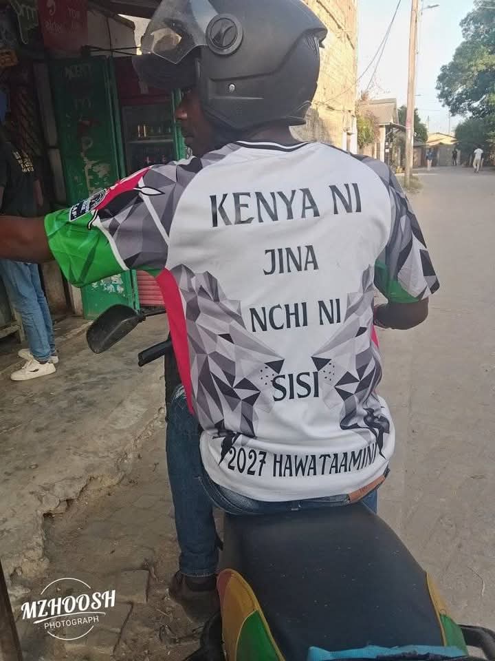 MwangiHub's tweet photo. RETWEET THIS POST AGGRESSIVELY 😁 https://t.co/3JanXxG7Sm