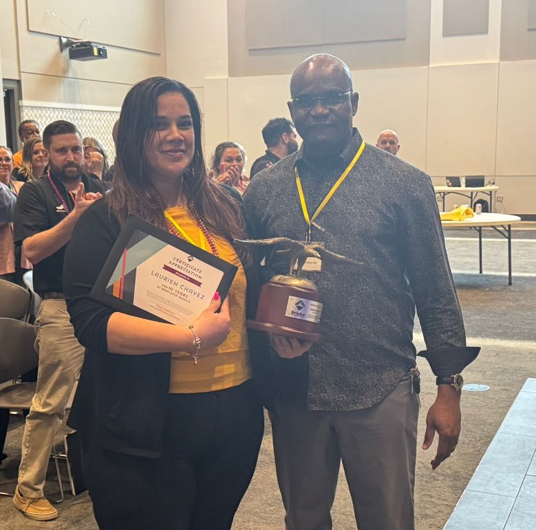 jrbolinger's tweet image. Chili’s Southeast Region General Managers meeting is a wrap! Lots of celebrations, alignment and discussions to elevate our leadership! #ExtremeOwnership #Chilislove